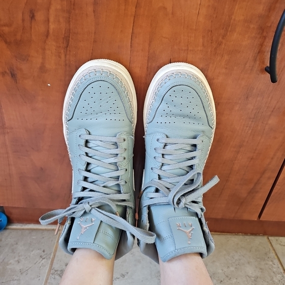 Jordan 1 Retro High Mica Green Women Size 9 - Picture 4 of 13